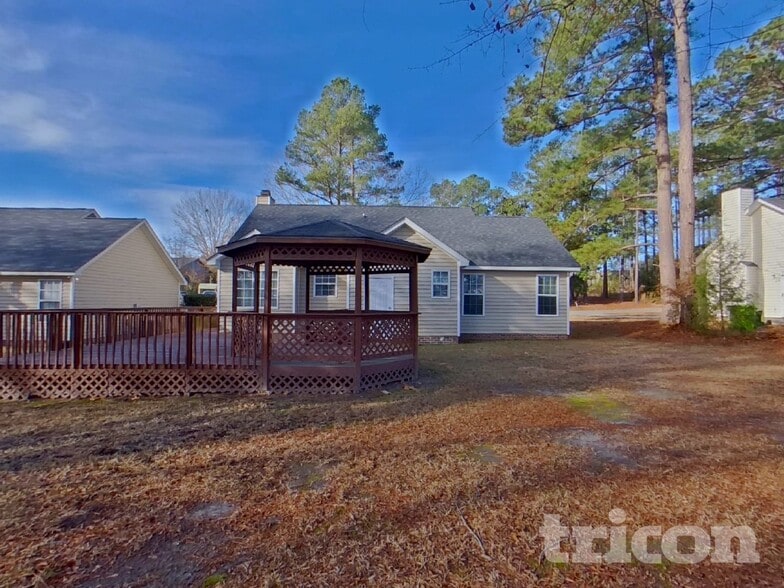 Building Photo - 500 Rockhaven Dr