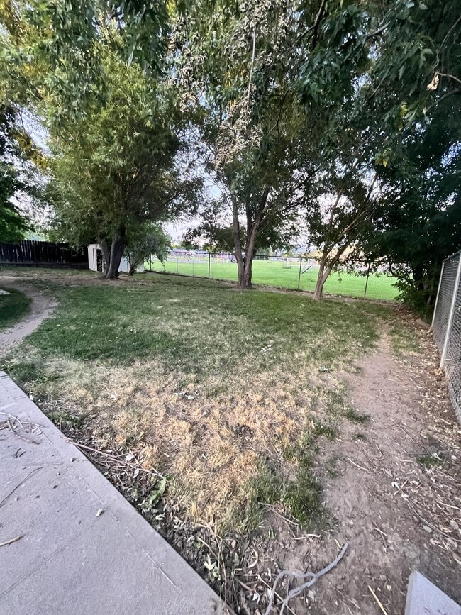 Building Photo - 1240 N 2nd E