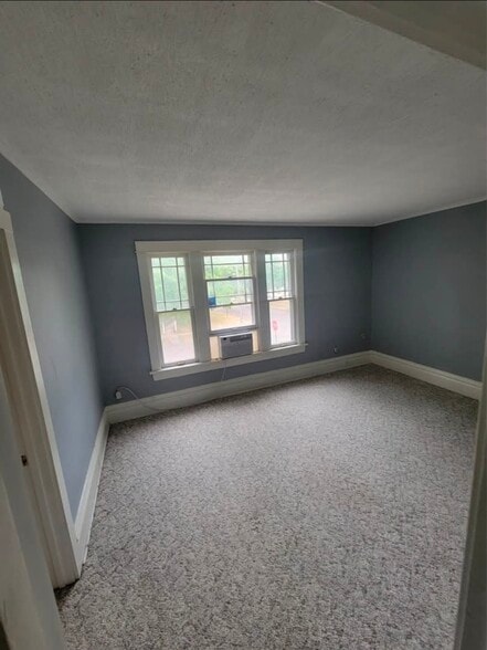 Building Photo - 739 13th Ave S