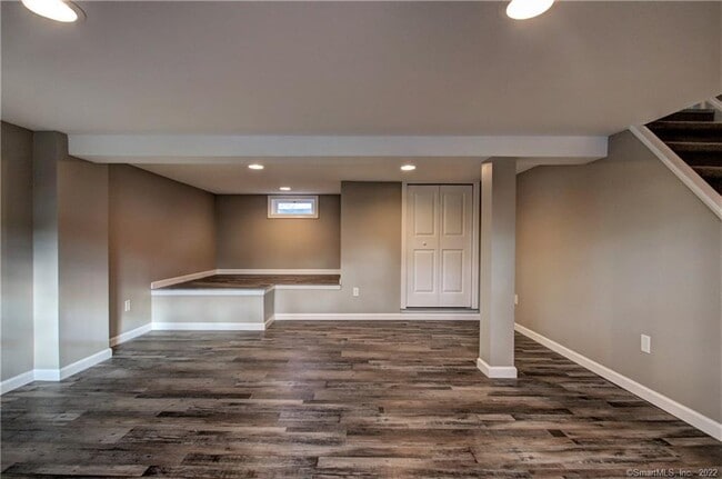 Building Photo - 29 Horseshoe Dr