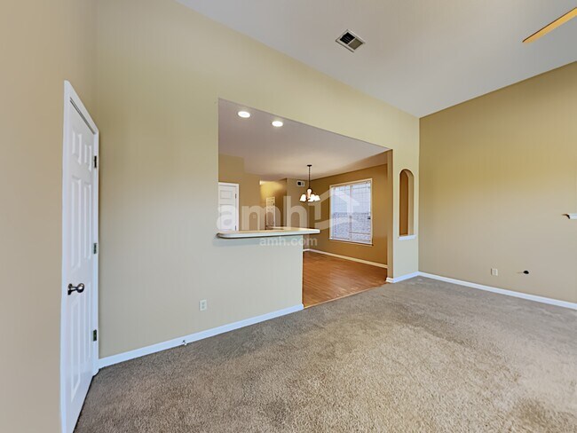 Building Photo - 8739 Overcup Oaks
