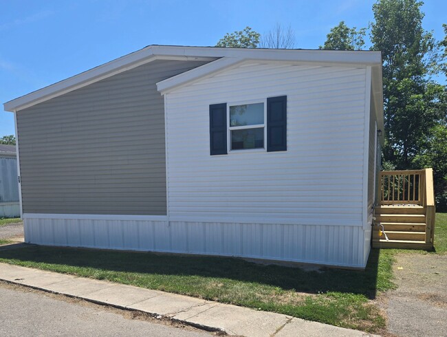 Building Photo - 2121 Panhandle Rd