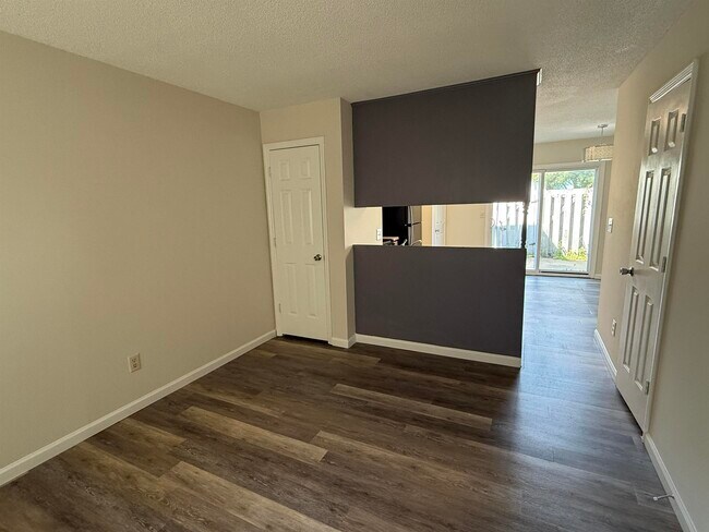 Building Photo - 1506 Havens Dr