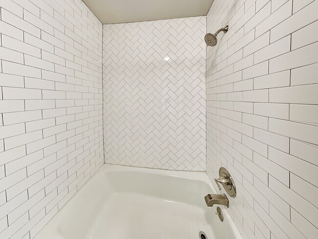 Building Photo - 325 Towergate Pl