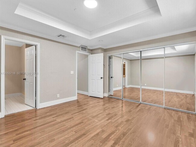 Building Photo - 4283 Vineyard Cir