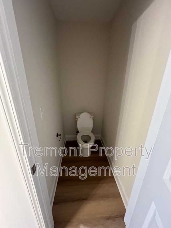 Building Photo - 1310 E 36th St