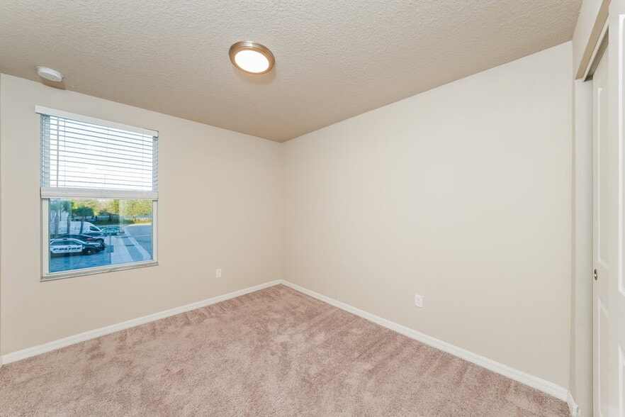 Building Photo - 4030 Hot Springs Ave