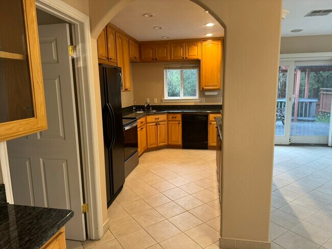 Kitchen - 25 N Gate Rd