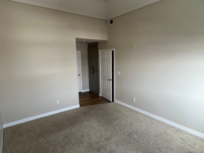 Building Photo - 4623 Willis Ave