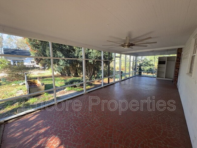 Building Photo - 2032 N Main St