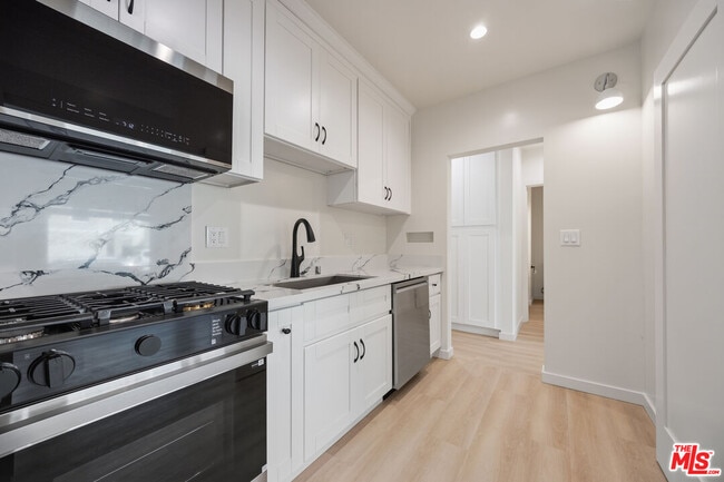 Building Photo - 3015 Stocker Pl