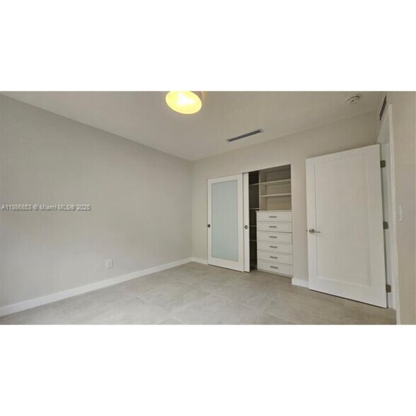 Building Photo - 424 NE 63rd St