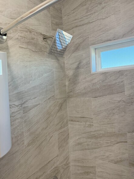 Shower Head - 5712 Abbey Ct