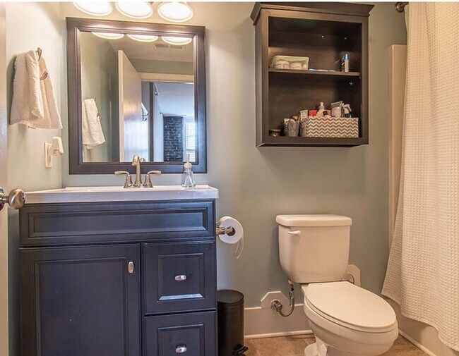 Building Photo - Knoxville 37917 - 1 bedroom 1 bath condo -...