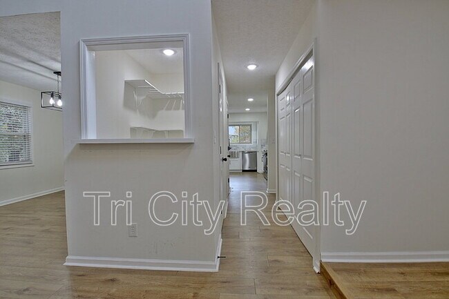 Building Photo - 150 Drennan Dr