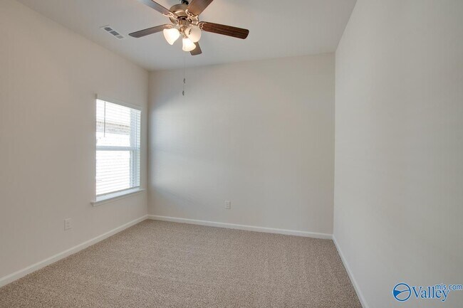 Building Photo - 113 Duskwood Dr