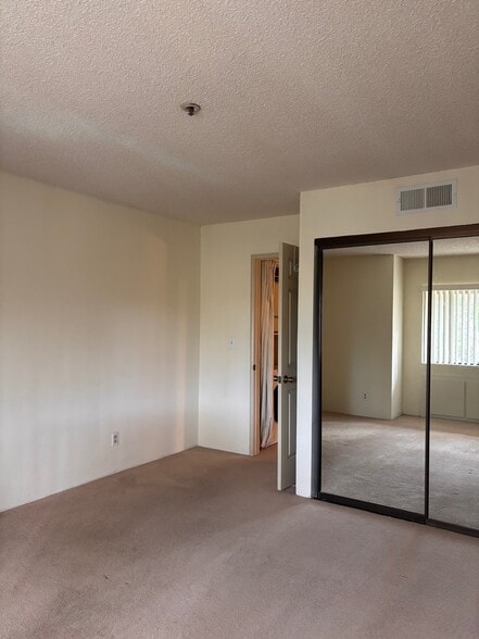 Building Photo - 5765 Friars Rd