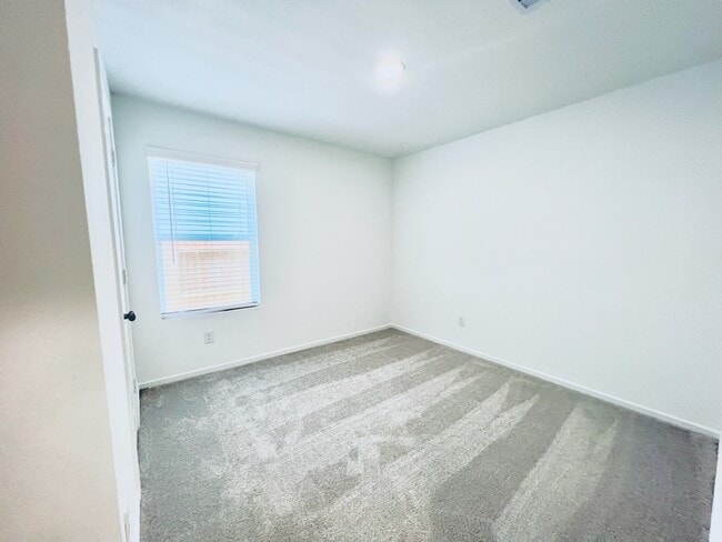 Building Photo - 3014 Mallorca Dr