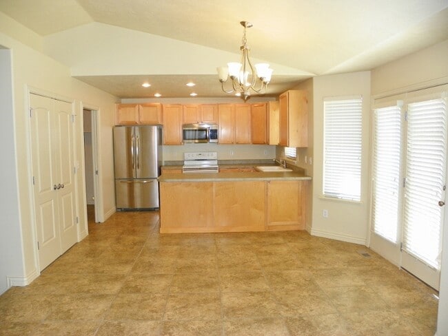 Building Photo - 3 Bed 2 Bath Home in a Quiet Herriman Neighborhood.