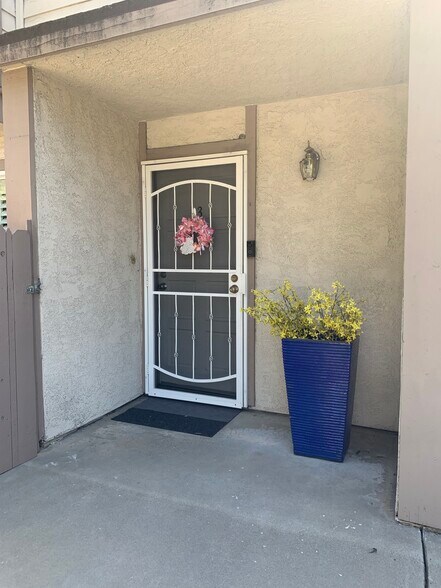 Building Photo - 762 E Orange Grove Blvd
