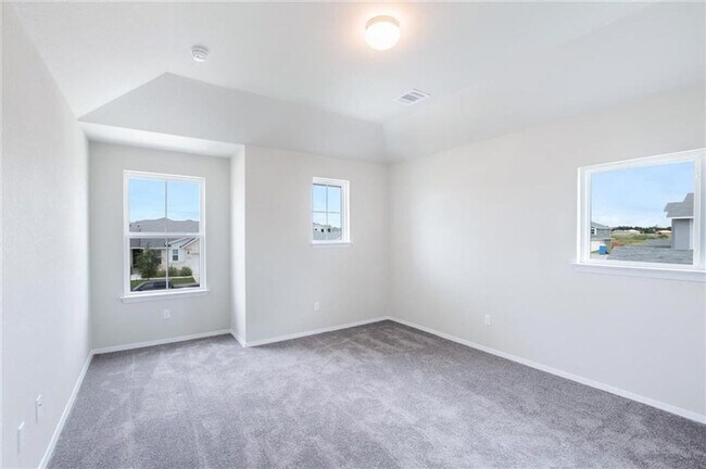 Building Photo - 113 Saranac Dr
