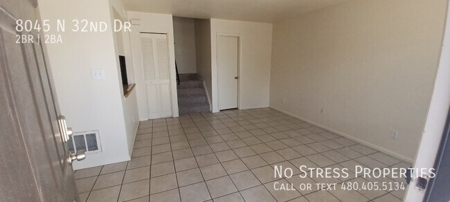 Building Photo - 2 Bed Town Home at 35th Ave and Northern!