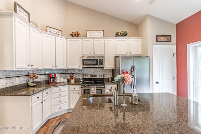 Building Photo - 55 Bridle Path Cir