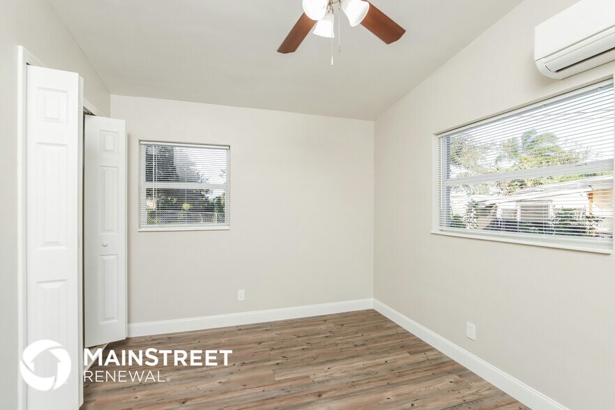 Building Photo - 514 4th Pl SW