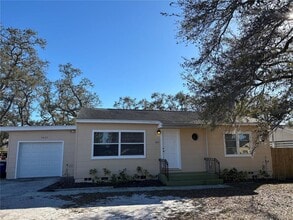 Building Photo - 1437 Pine St