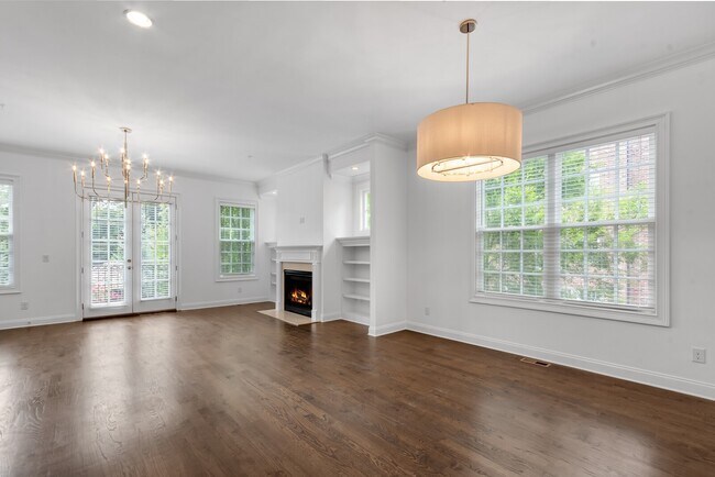 Building Photo - 1260 Lullwater Park Cir