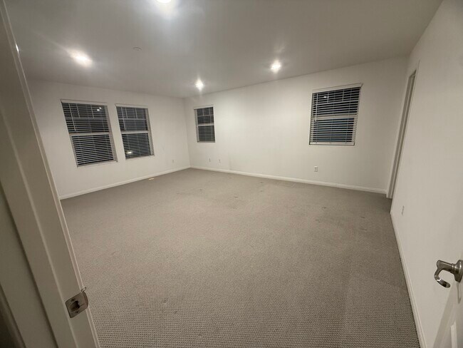 Building Photo - 17087 Zion Dr