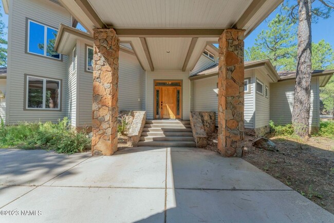 Building Photo - Gorgeous Home In Forest Highlands Gated Co...