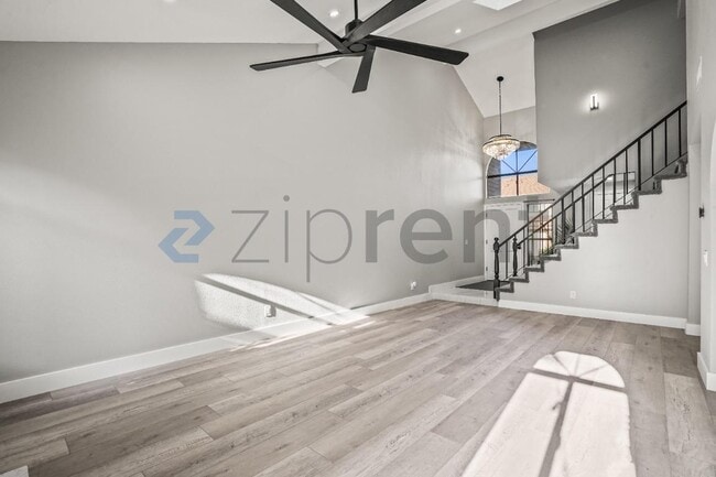 Building Photo - Unit