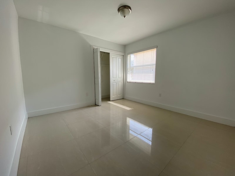 Building Photo - 1362 SW 67th Ave