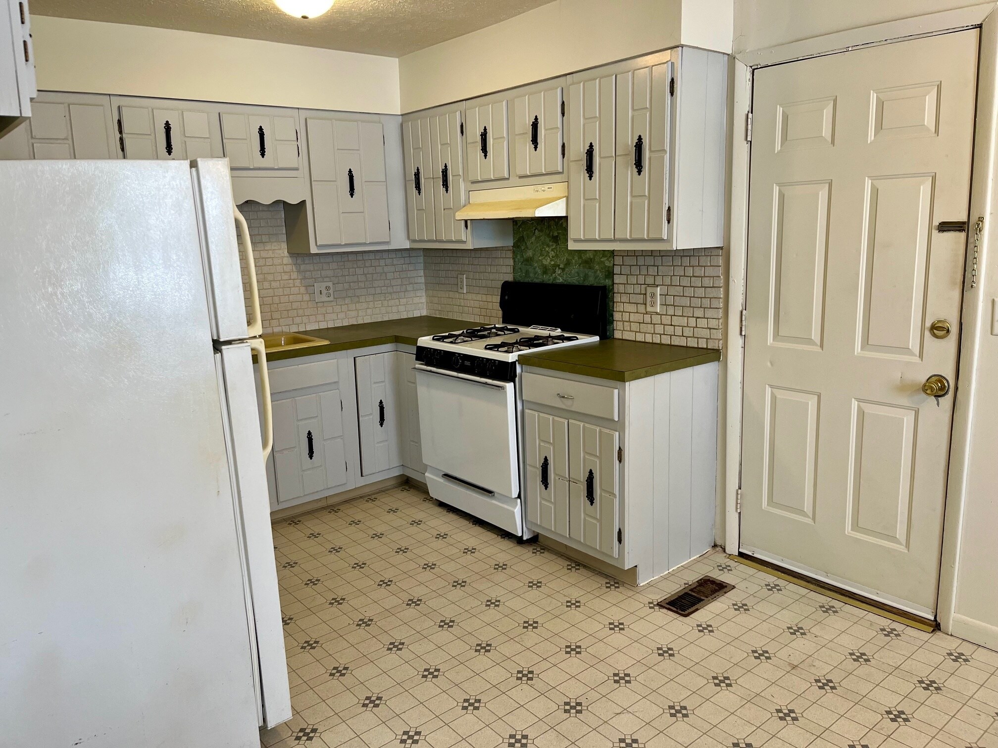 Building Photo - 201 W Shelbourne Dr