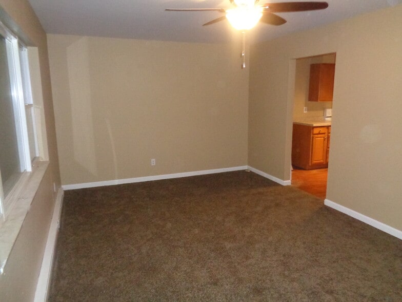 Living Room - 124 Maple St