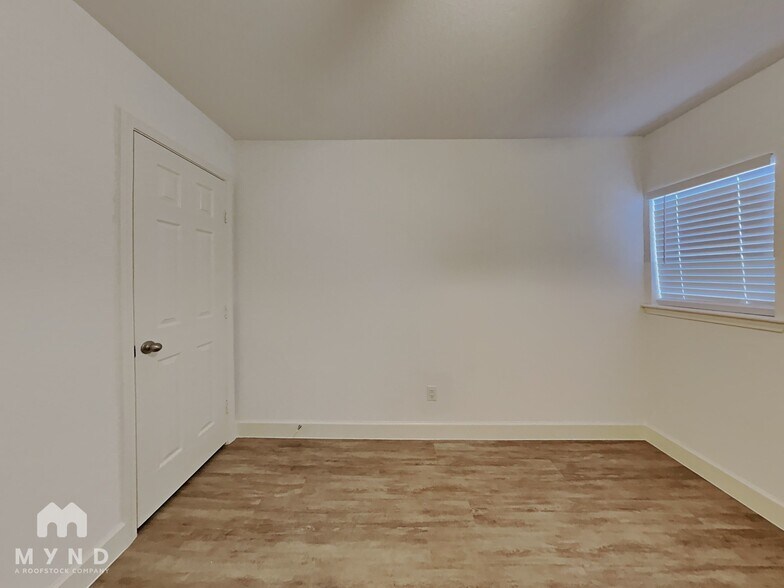 Building Photo - 11418 Chariot Dr