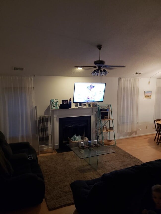 Building Photo - Style, Space & Location Vibes—Your Next Ch...