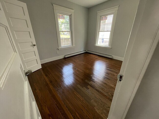 Building Photo - 83 Division St