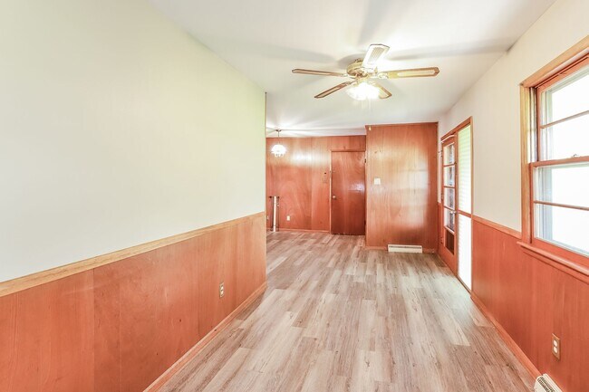 Building Photo - 3445 SE 45th St