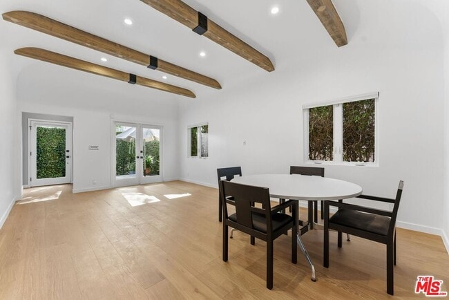 Building Photo - 8833 Ashcroft Ave