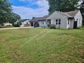 Building Photo - Charming 3 Bed 1 Bath Home with Large Yard & 2 Car Garage in Merriam-Coming SOON!!