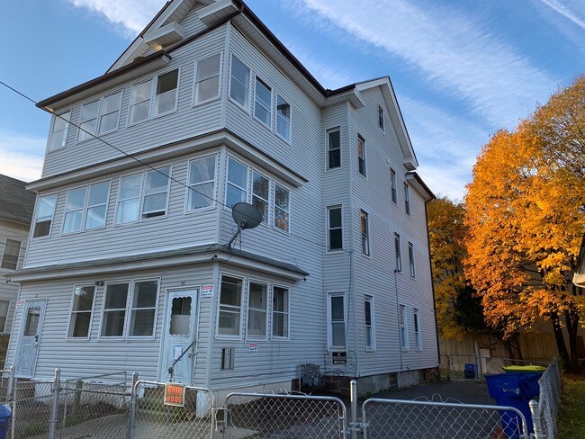 Building Photo - 106 Locust St