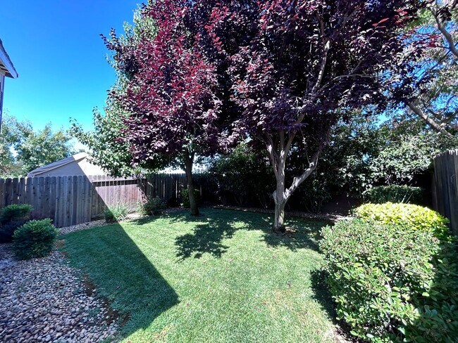 Building Photo - 3148-3150 Laurelhurst Drive