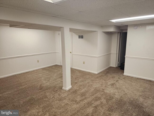 Building Photo - 25 Forsythia Ct