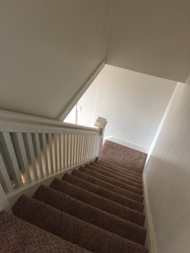 Building Photo - 2-Story 4 Bed/2 Bath Home with Basement & W/D