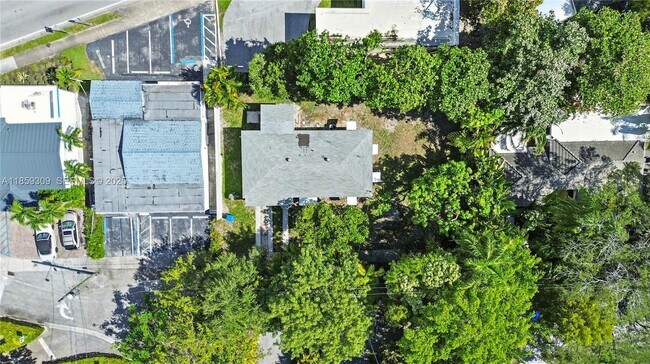 Building Photo - 2545 SW 27th Ln