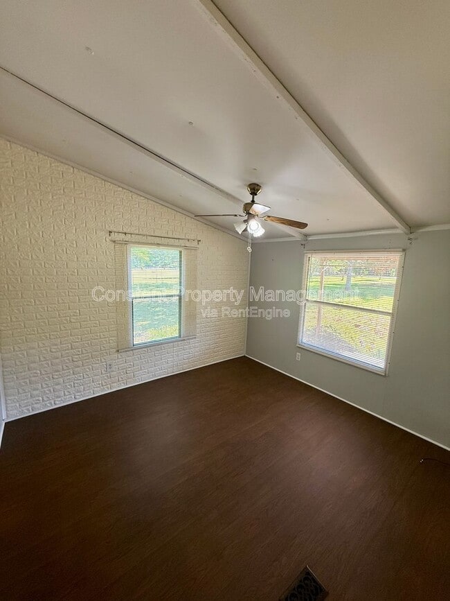 Building Photo - 491 Johnny Cut Rd