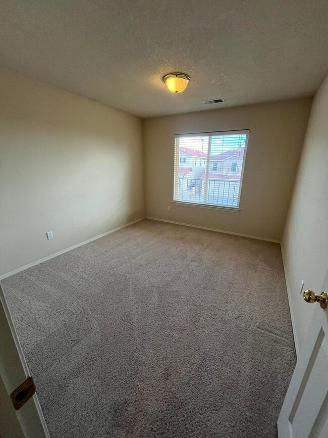 Building Photo - 7505 Treviso Ct NE