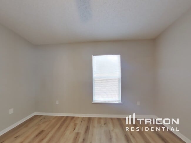 Building Photo - 30320 Birdhouse Dr
